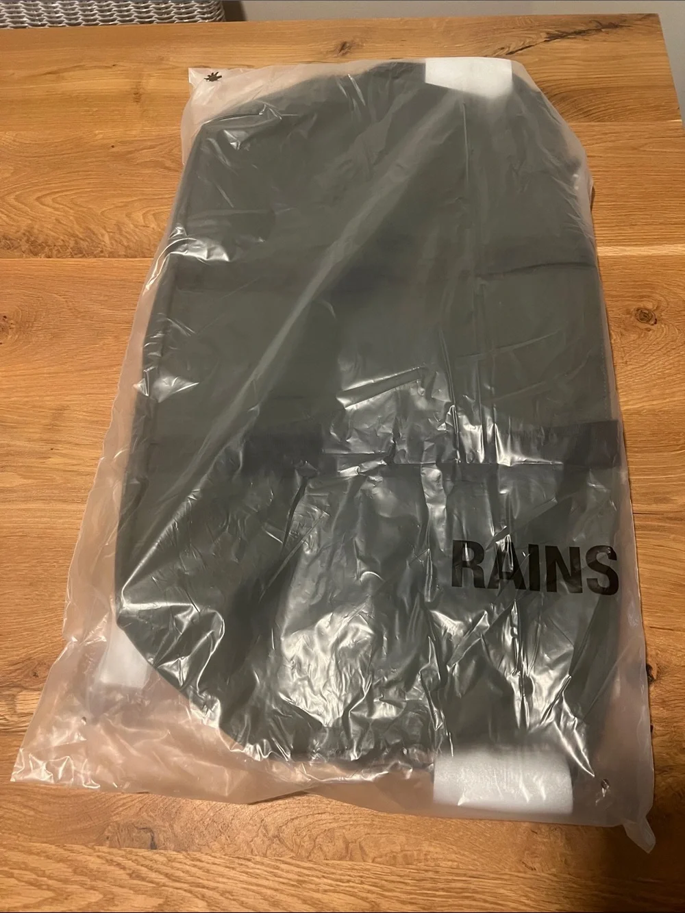 RAINS Hilo Weekend Bag 14200 Green W3 Waterproof Duffel Travel Gym NWT Unisex